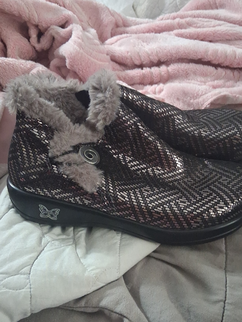 Alegria Metallic Brown Slip-On Faux Fur Lined Clog Sz 38